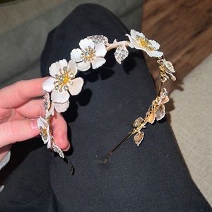Never worn Vivienne Atelier Flower Headband Rose Gold, Pink, Diamond bridal gold